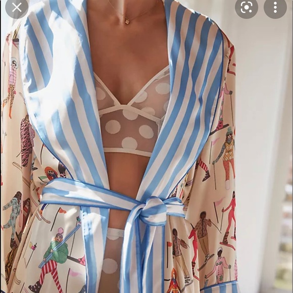 🆕 Anthro Karen Mabon Apres Ski Satin Robe Ships Same Day 📦‼️ - Picture 4 of 10